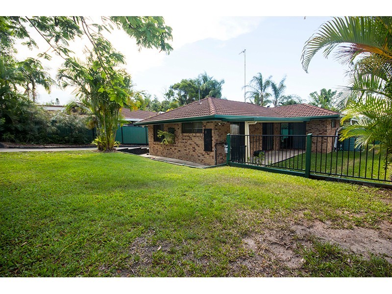 9 Pleasant Court, Carrara QLD 4211