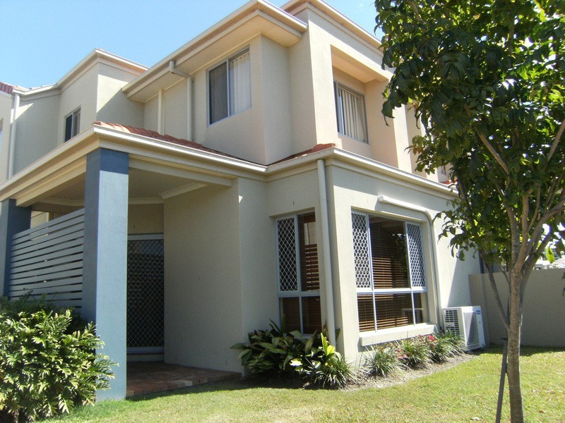 3/1 Shorehaven Place, Varsity Lakes QLD 4227