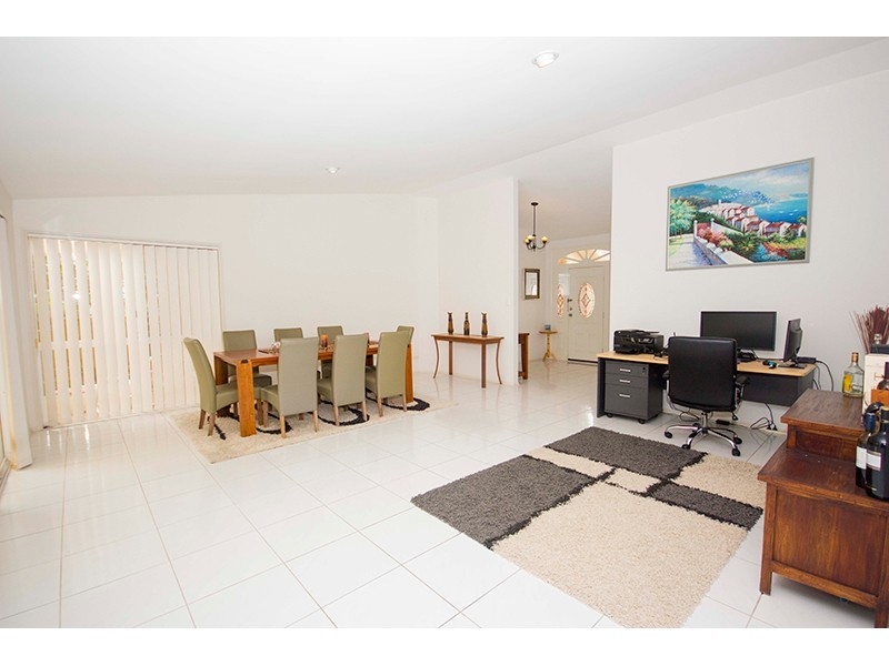 186 Alexander Drive, Highland Park QLD 4211