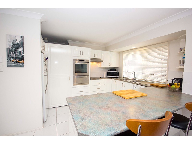 186 Alexander Drive, Highland Park QLD 4211