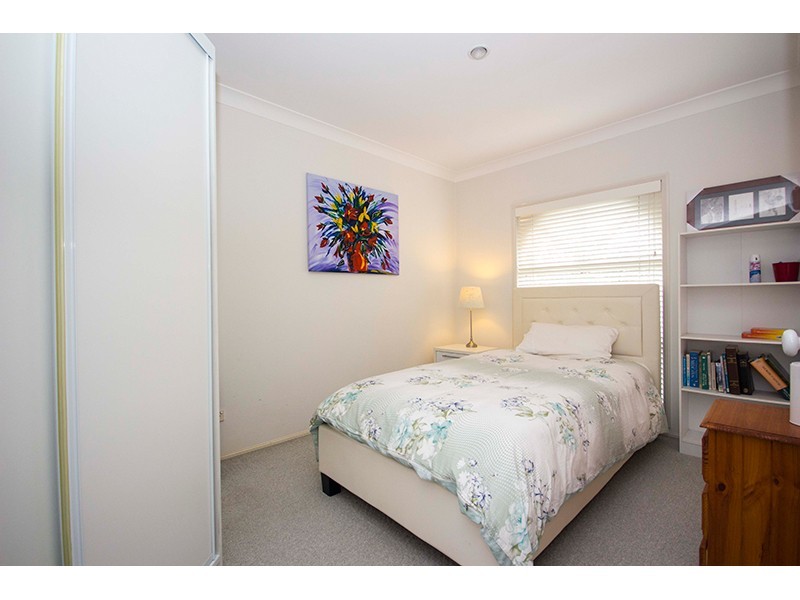 186 Alexander Drive, Highland Park QLD 4211