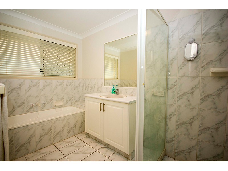 186 Alexander Drive, Highland Park QLD 4211