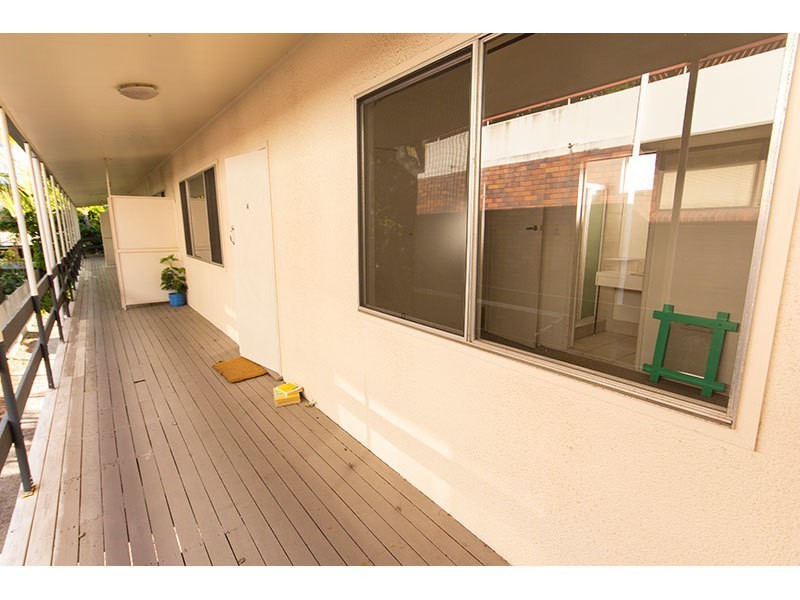 4/8 Robert Street, Labrador QLD 4215
