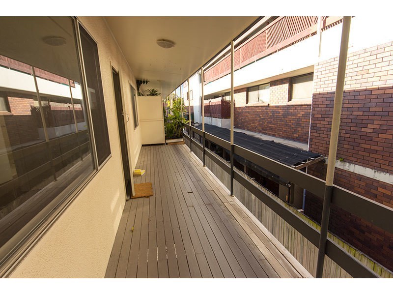 4/8 Robert Street, Labrador QLD 4215