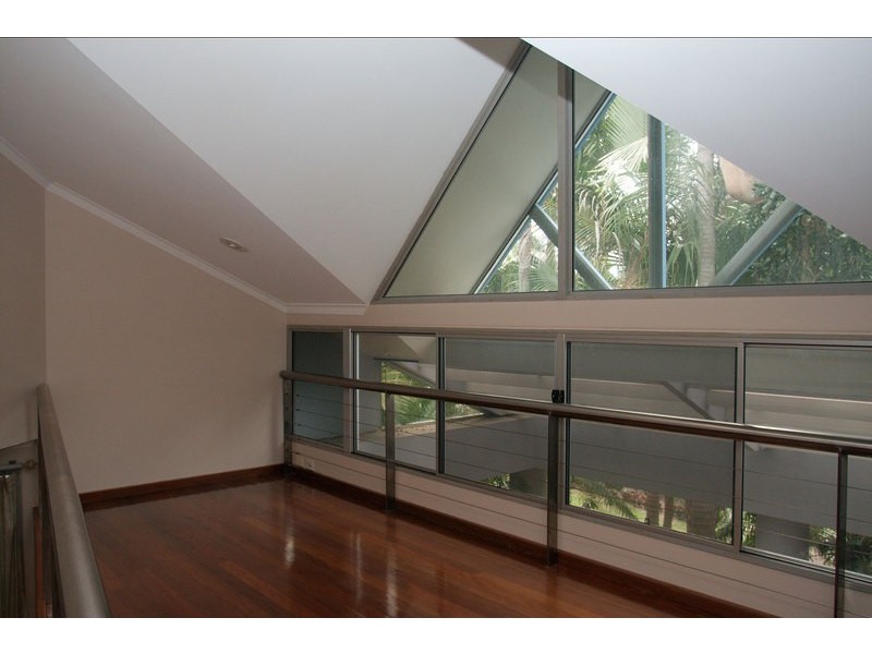 5/125 Santa Cruz Boulevard, Clear Island Waters QLD 4226