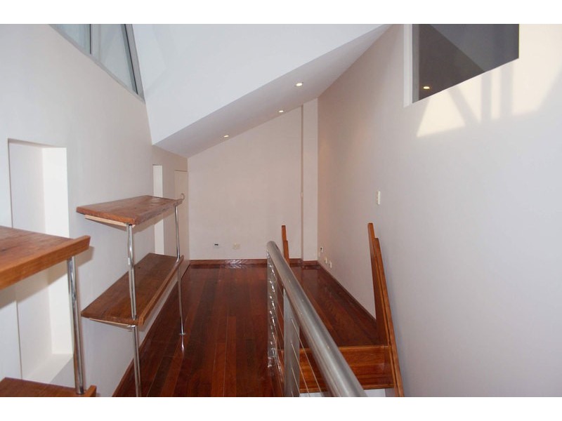 5/125 Santa Cruz Boulevard, Clear Island Waters QLD 4226