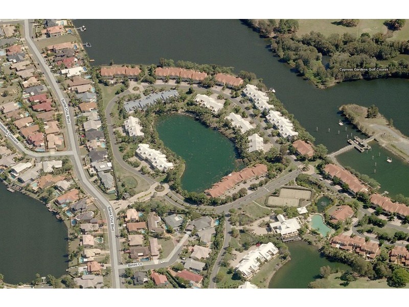 5/125 Santa Cruz Boulevard, Clear Island Waters QLD 4226