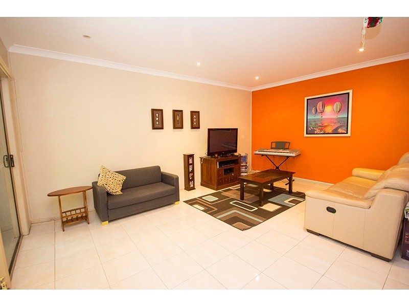 2/21 Hellman Street, Molendinar QLD 4214