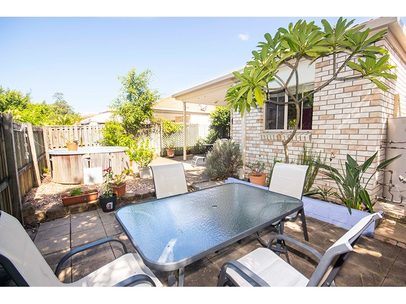 2/21 Hellman Street, Molendinar QLD 4214