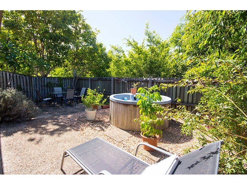 2/21 Hellman Street, Molendinar QLD 4214