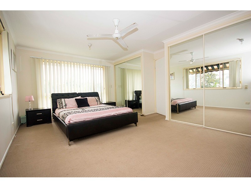 2 Convery Crescent, Highland Park QLD 4211