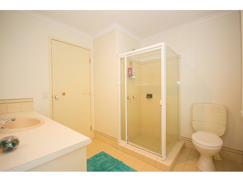 2 Convery Crescent, Highland Park QLD 4211