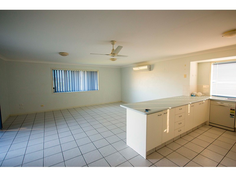 7 Henderson Rise, Pacific Pines QLD 4211