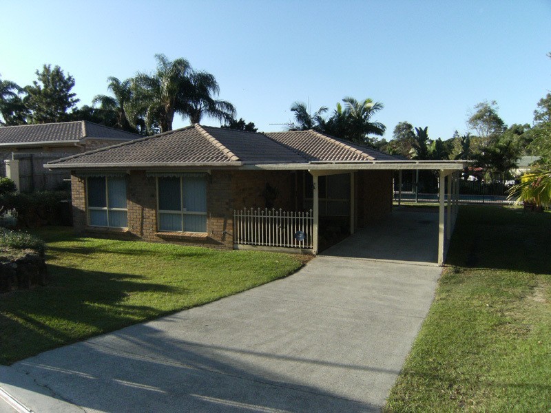 89 Explorers Way, Highland Park QLD 4211