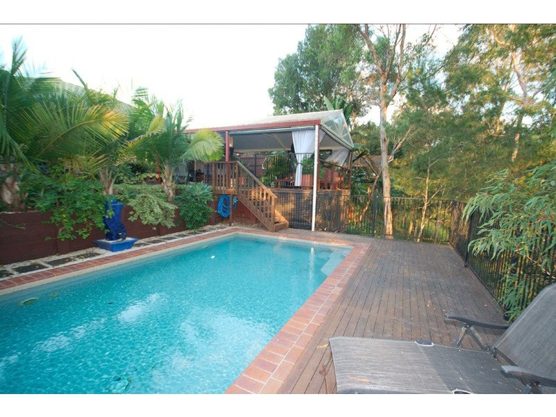 20 Winchester Drive, Nerang QLD 4211