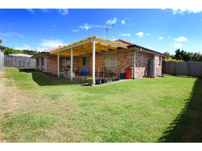 4 Palau Street, Pacific Pines QLD 4211