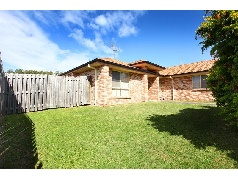 4 Palau Street, Pacific Pines QLD 4211