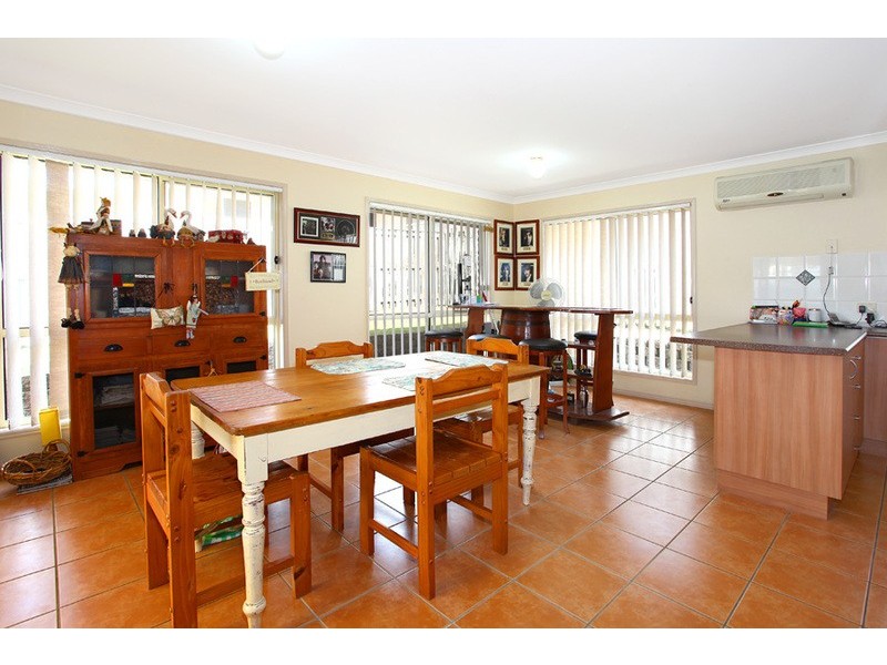 4 Palau Street, Pacific Pines QLD 4211