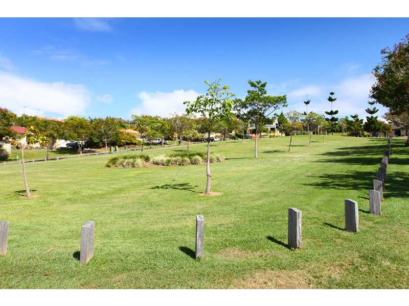 4 Palau Street, Pacific Pines QLD 4211
