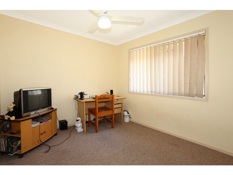 4 Palau Street, Pacific Pines QLD 4211
