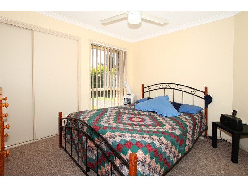 4 Palau Street, Pacific Pines QLD 4211