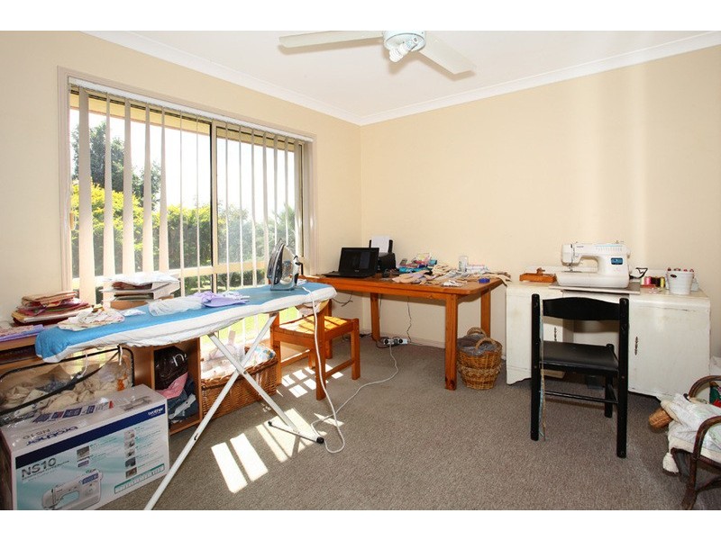 4 Palau Street, Pacific Pines QLD 4211