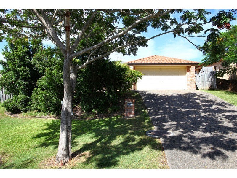 4 Palau Street, Pacific Pines QLD 4211