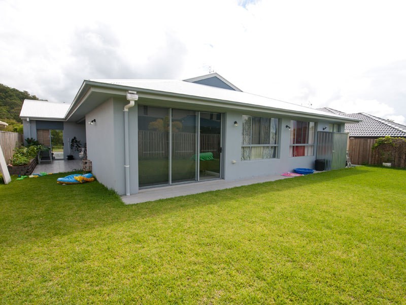 99 McAuley Parade, Pacific Pines QLD 4211