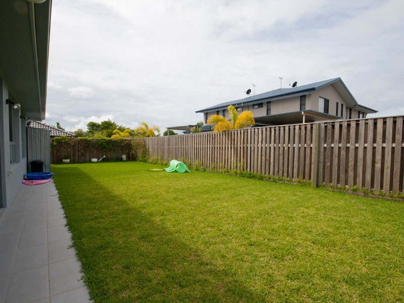 99 McAuley Parade, Pacific Pines QLD 4211