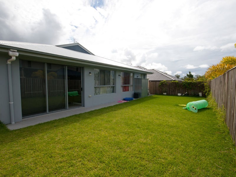 99 McAuley Parade, Pacific Pines QLD 4211