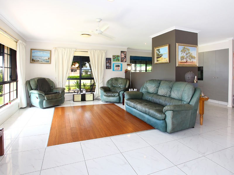 17 Convery Crescent, Highland Park QLD 4211