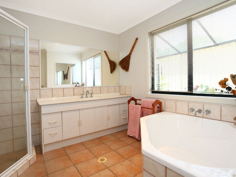 17 Convery Crescent, Highland Park QLD 4211