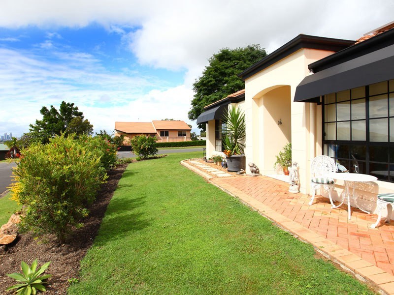 17 Convery Crescent, Highland Park QLD 4211