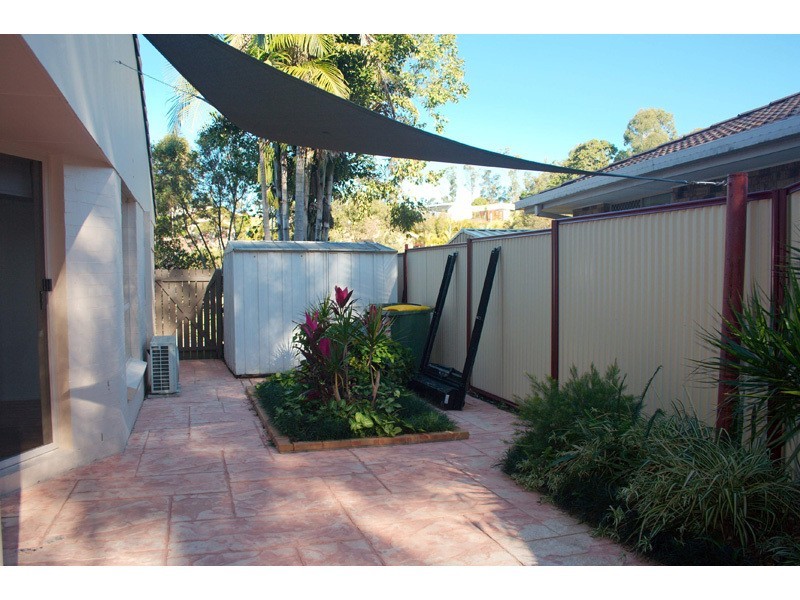 37 Renfrew Drive, Highland Park QLD 4211