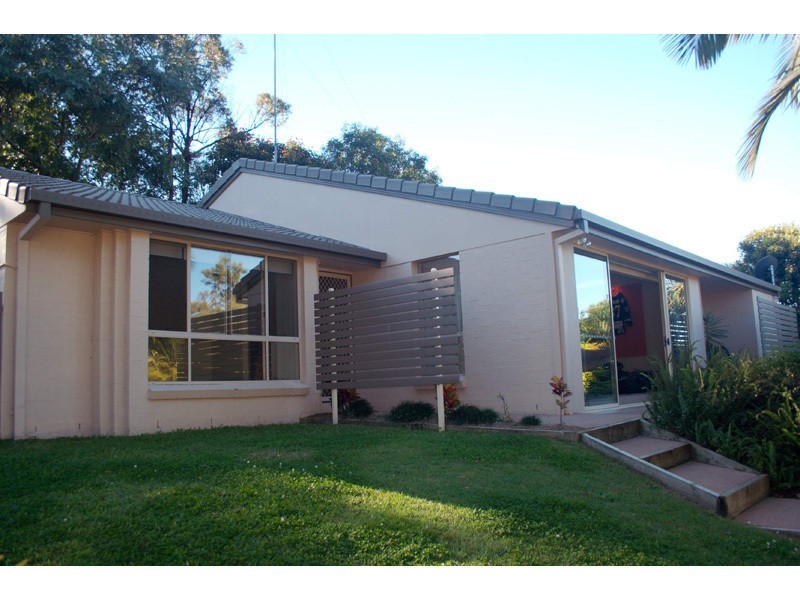 37 Renfrew Drive, Highland Park QLD 4211