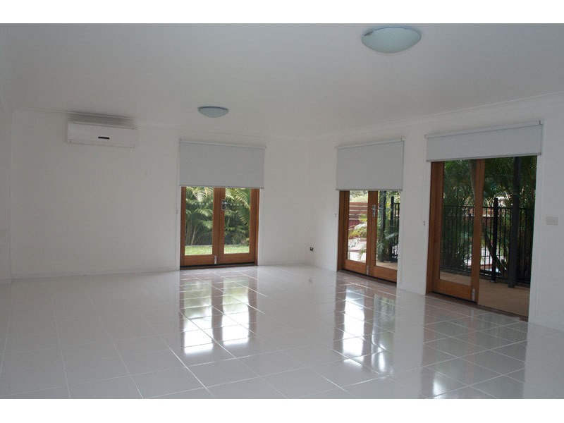 Highland Park QLD 4211