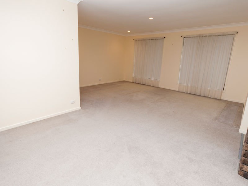 87 Macquarie Avenue, Molendinar QLD 4214