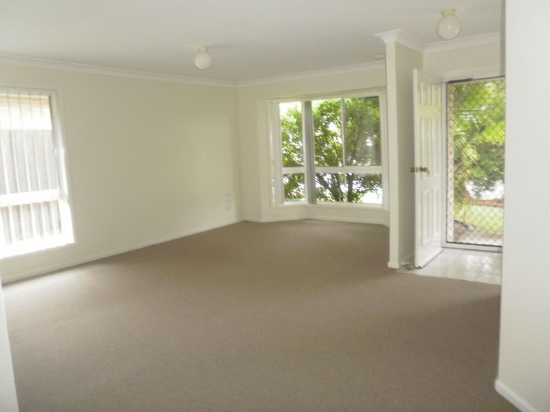 16 Glengarry Close, Highland Park QLD 4211