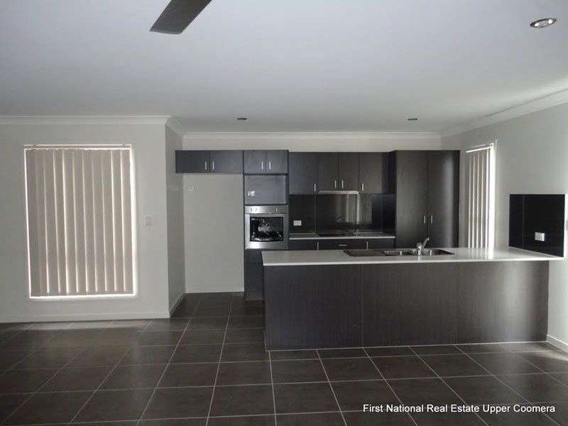 8 Moonlight Lane, Coomera QLD 4209