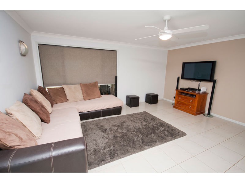 8 The Oval Drive, Mount Nathan QLD 4211