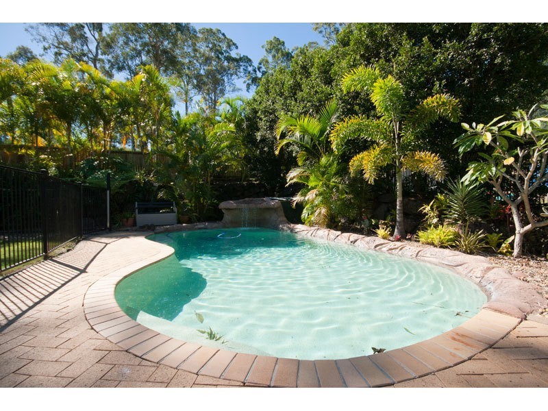 8 The Oval Drive, Mount Nathan QLD 4211