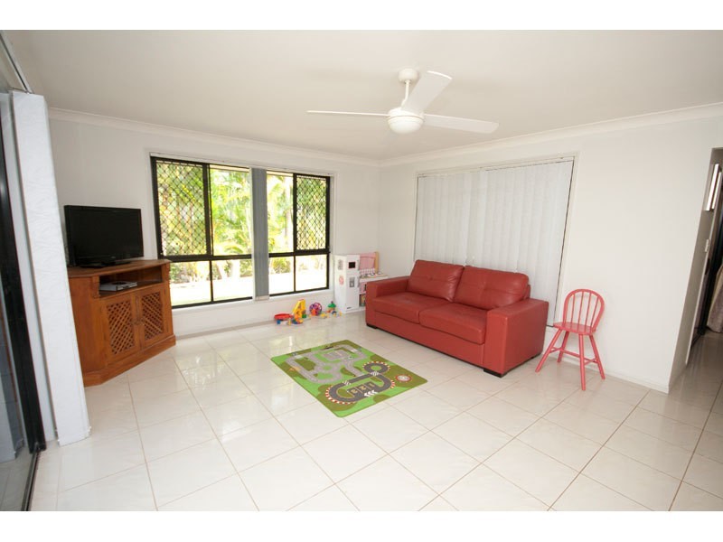 8 The Oval Drive, Mount Nathan QLD 4211