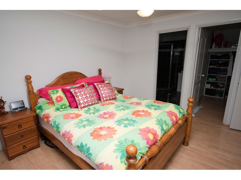 8 The Oval Drive, Mount Nathan QLD 4211