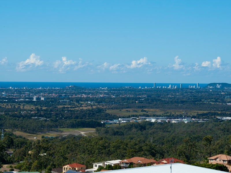 15 Chevron Rise, Highland Park QLD 4211