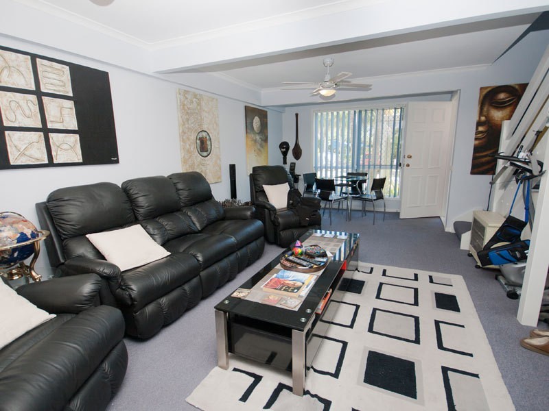 42/125 Pappas Way, Carrara QLD 4211