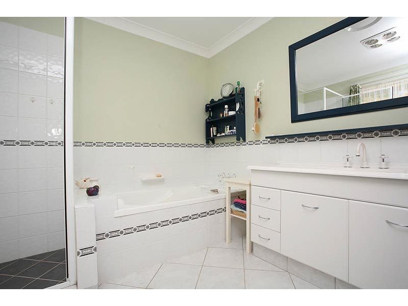 30 Camphor Drive, Canungra QLD 4275