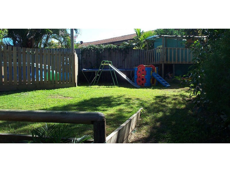 6 Lobban Close, Highland Park QLD 4211