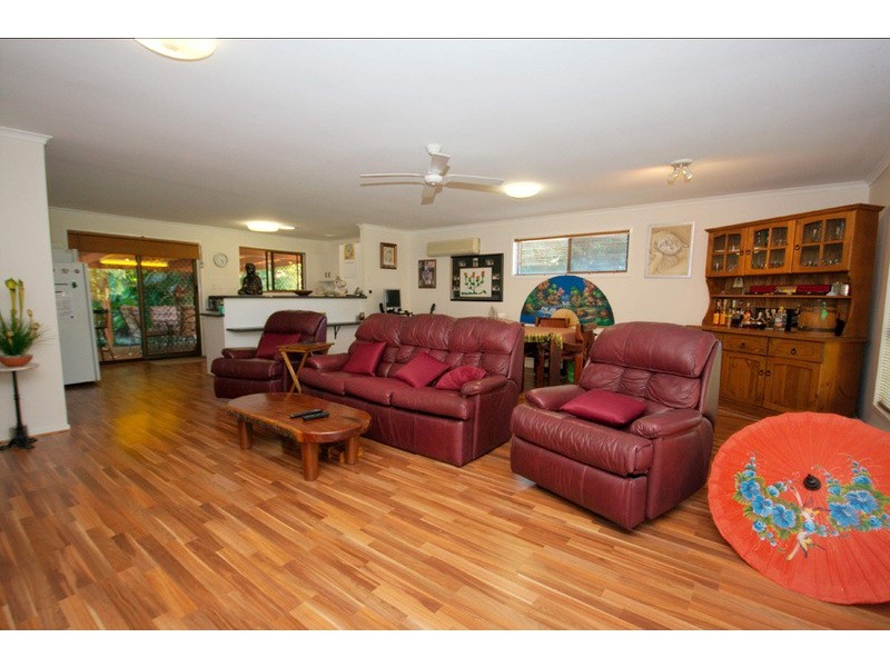 8 Rorymor Court, Highland Park QLD 4211