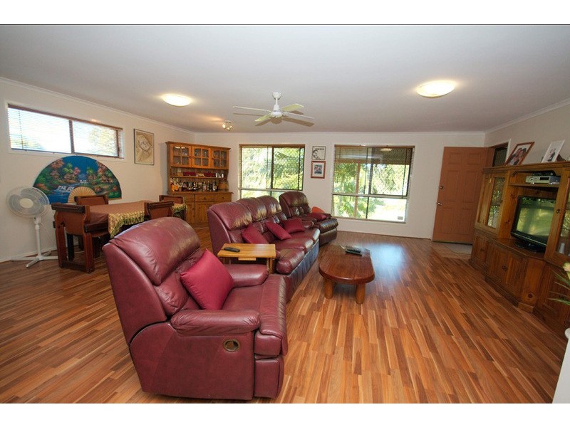 8 Rorymor Court, Highland Park QLD 4211