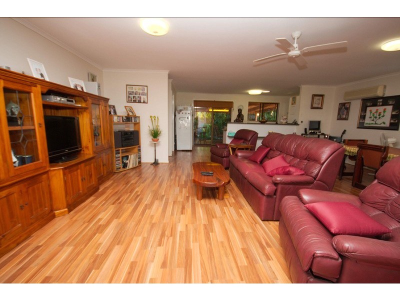 8 Rorymor Court, Highland Park QLD 4211